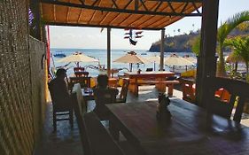 COCONUT BEACH BUNGALOWS&WARUNG Exst TemanTeman 2